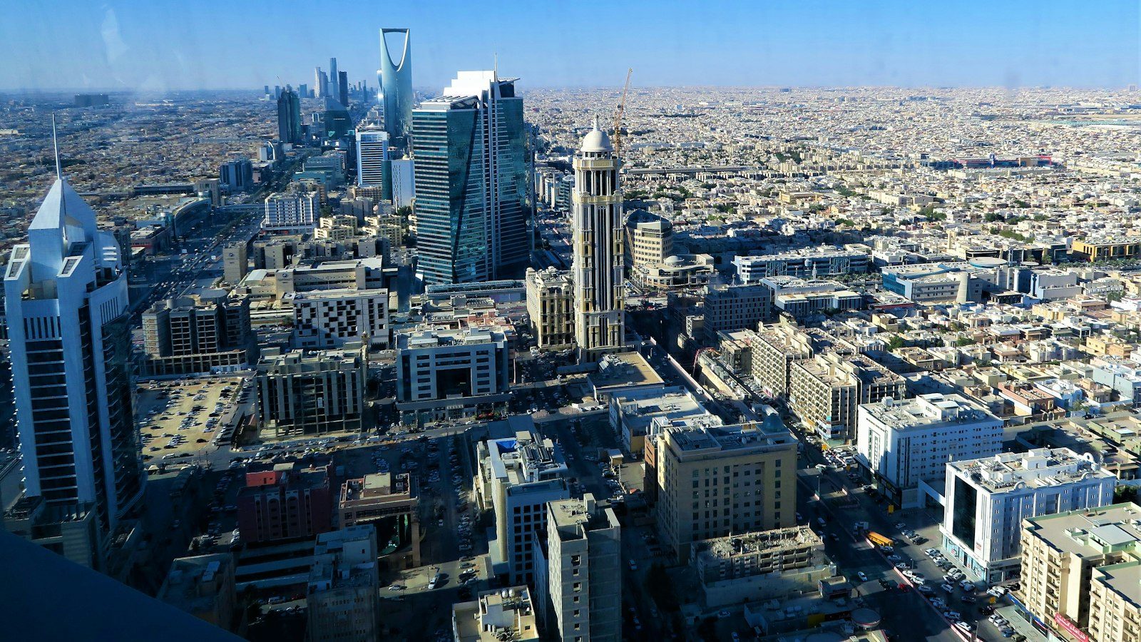 مدينة الرياض وبرج المملكة في السعودية